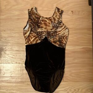 GK ELITE velour gymnastics leotard. Like new SZ Adult large